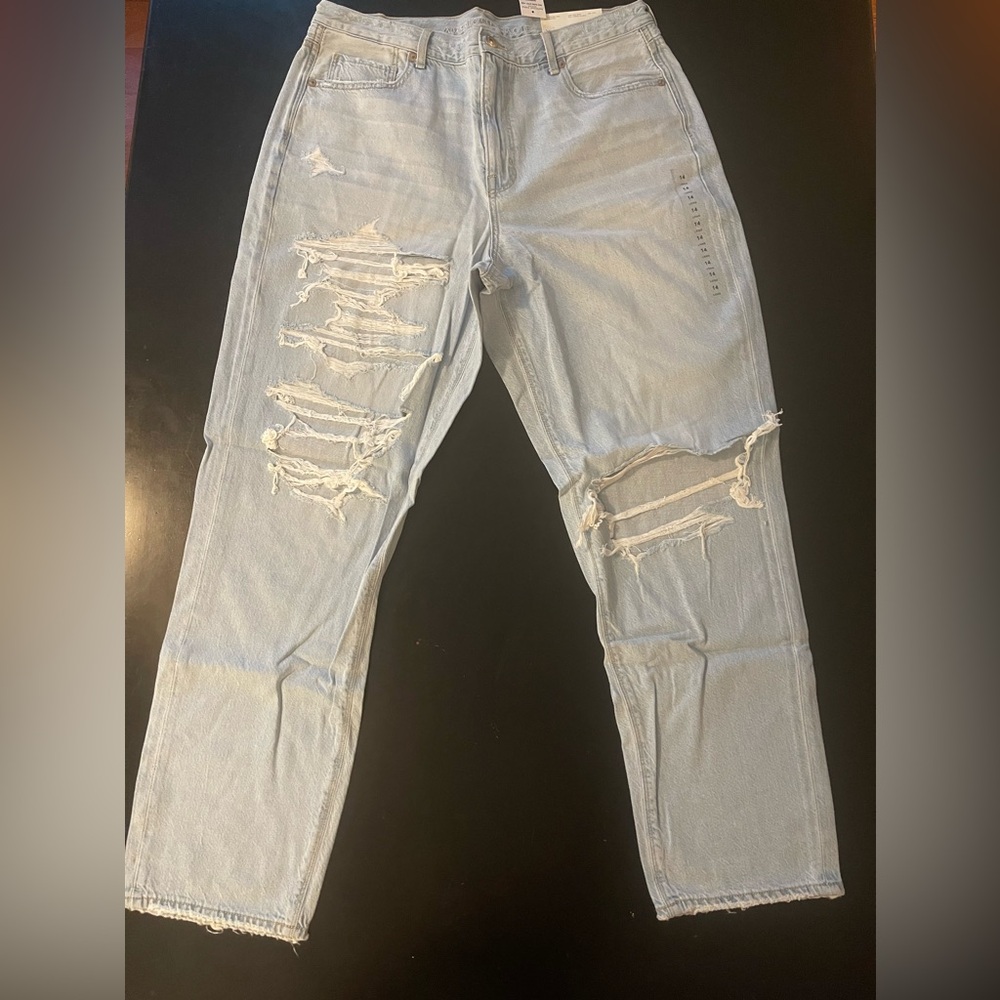🖤 NWT American Eagle Mom Straight Jean - Picture 2 of 8